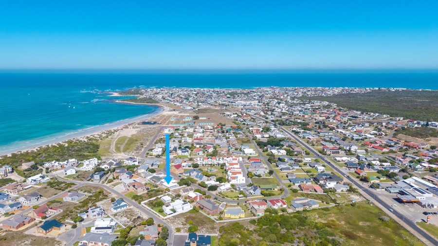 To Let 5 Bedroom Property for Rent in Struisbaai Western Cape